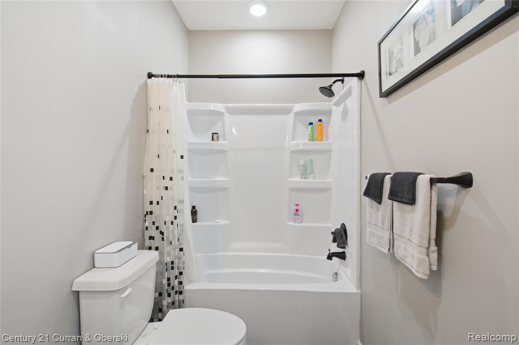 1241 E Woodward Heights Boulevard, Hazel Park, MI 48030 — Photo 13