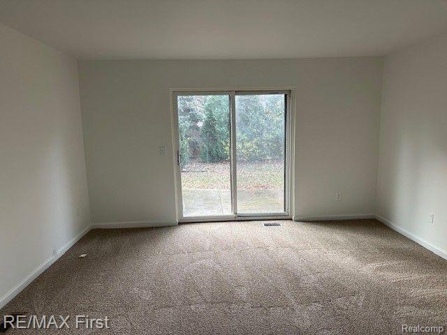 8524 HICKORY Drive, Sterling Heights, MI 48312 — Photo 5
