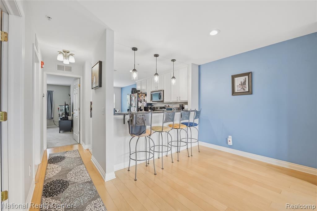 128 Sandy Lane, Walled Lake, MI 48390 — Photo 27