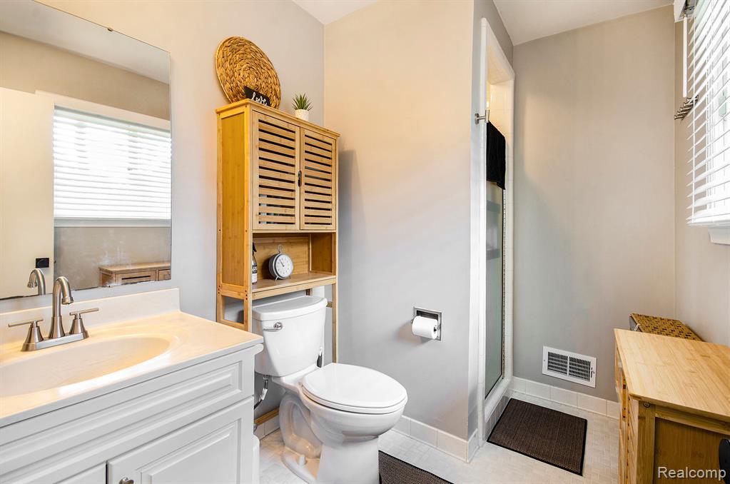 11206 Wealthy Lane, Bruce, MI 48065 — Photo 17