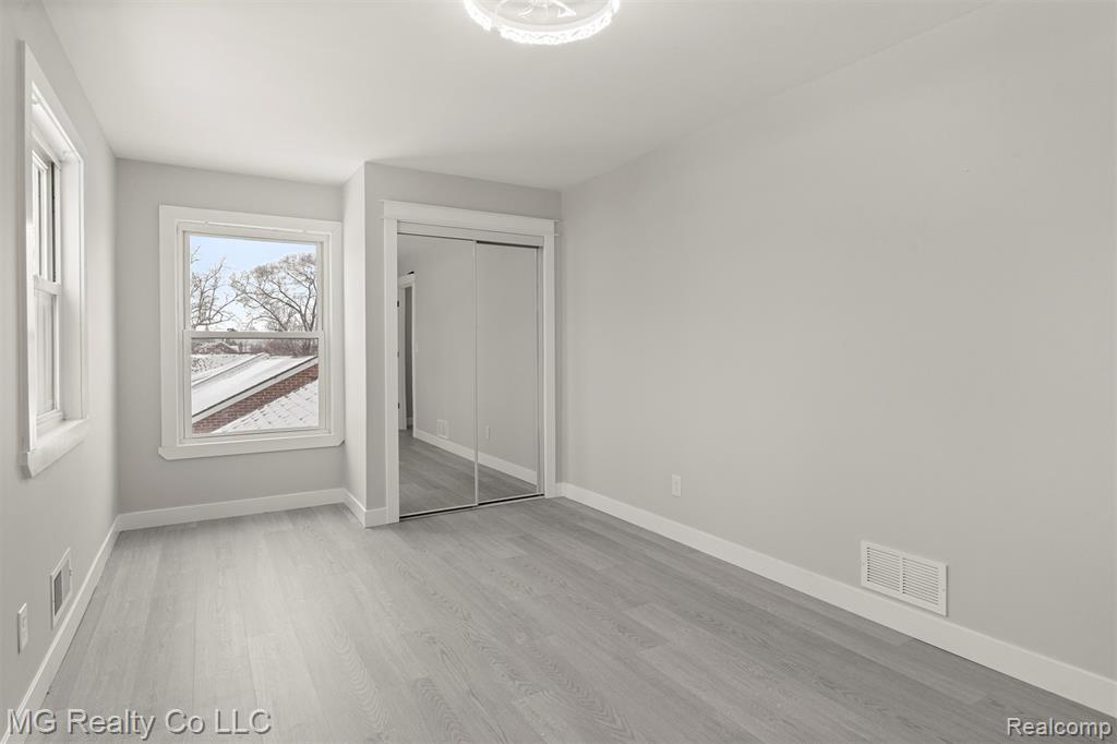 864 Cleophus Parkway, Lincoln Park, MI 48146 — Photo 21