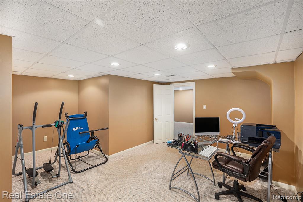 7476 Colchester Lane, West Bloomfield, MI — Photo 28