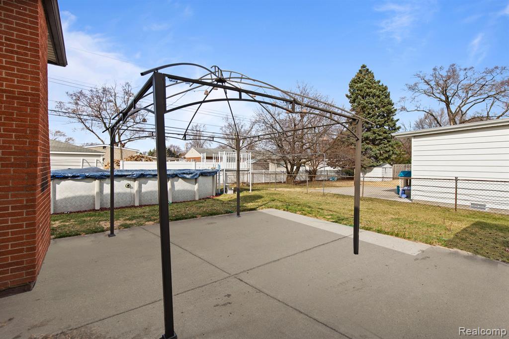 8573 SAN MARCO Boulevard, Sterling Heights, MI 48313 — Photo 25