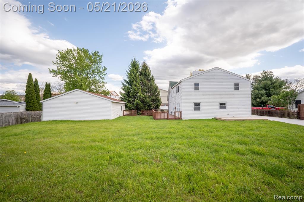 420 Wellsboro Street, Walled Lake, MI 48390 — Photo 3