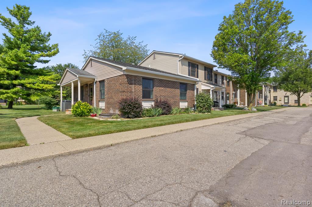 8387 LAKEVIEW Court, Ypsilanti, MI 48198 — Photo 31