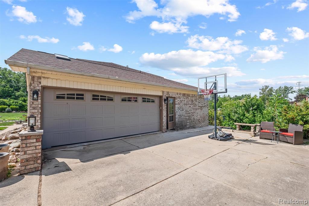 4041 TWIN LAKES Court, Shelby Twp, MI 48316 — Photo 52