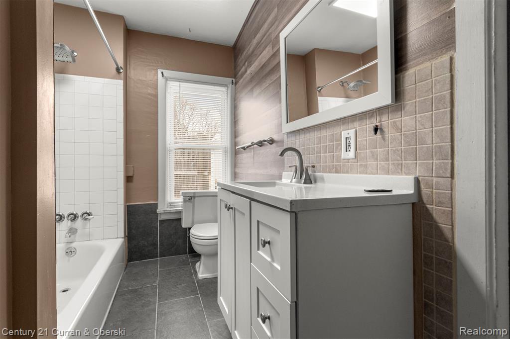 24915 Saint Paul Boulevard, Harrison Township, MI — Photo 13