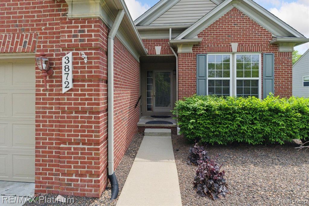 3872 RAINIER Drive, 94, Howell, MI 48843 — Photo 3