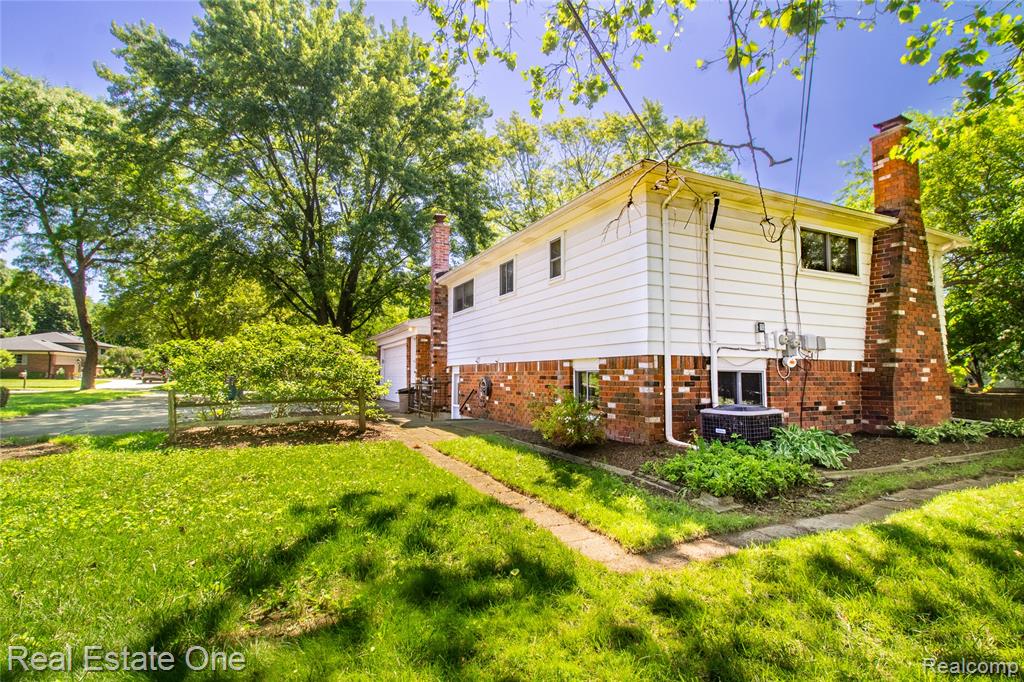 4243 FROSTWOOD Court, Troy, MI 48098 — Photo 24