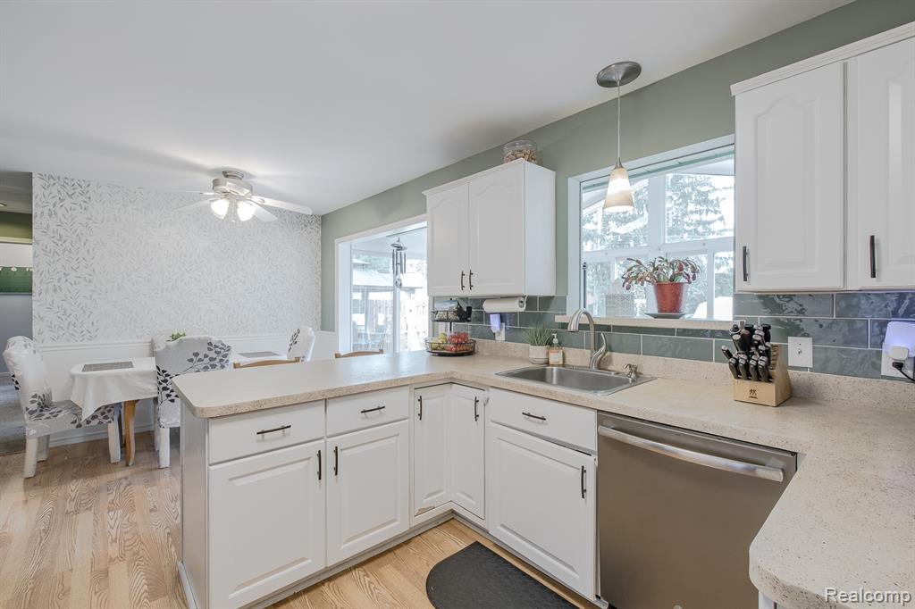 880 Joslyn Road, Lake Orion, MI 48362 — Photo 12