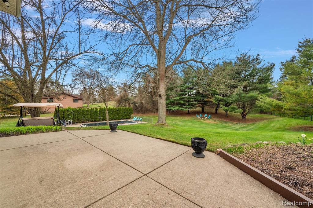 125 Cayuga Road, Lake Orion, MI 48362 — Photo 17