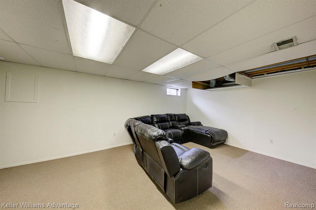 1612 WIMBLEDON Drive, Walled Lake, MI 48390 — Photo 28