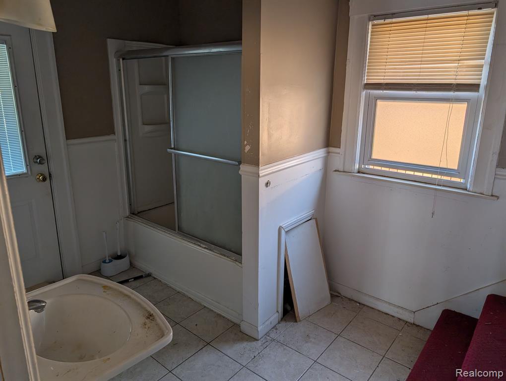 3299 MONTGOMERY Street, Detroit, MI 48206 — Photo 9