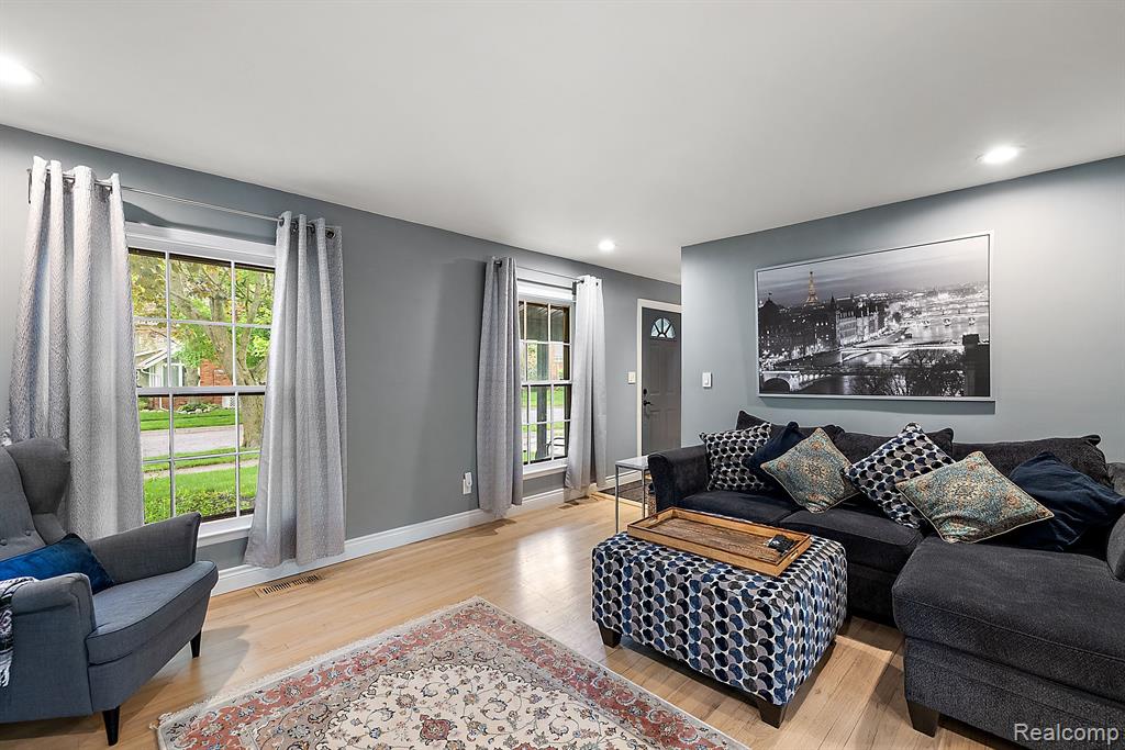 1000 CANTERBURY Street, Northville, MI 48167 — Photo 14