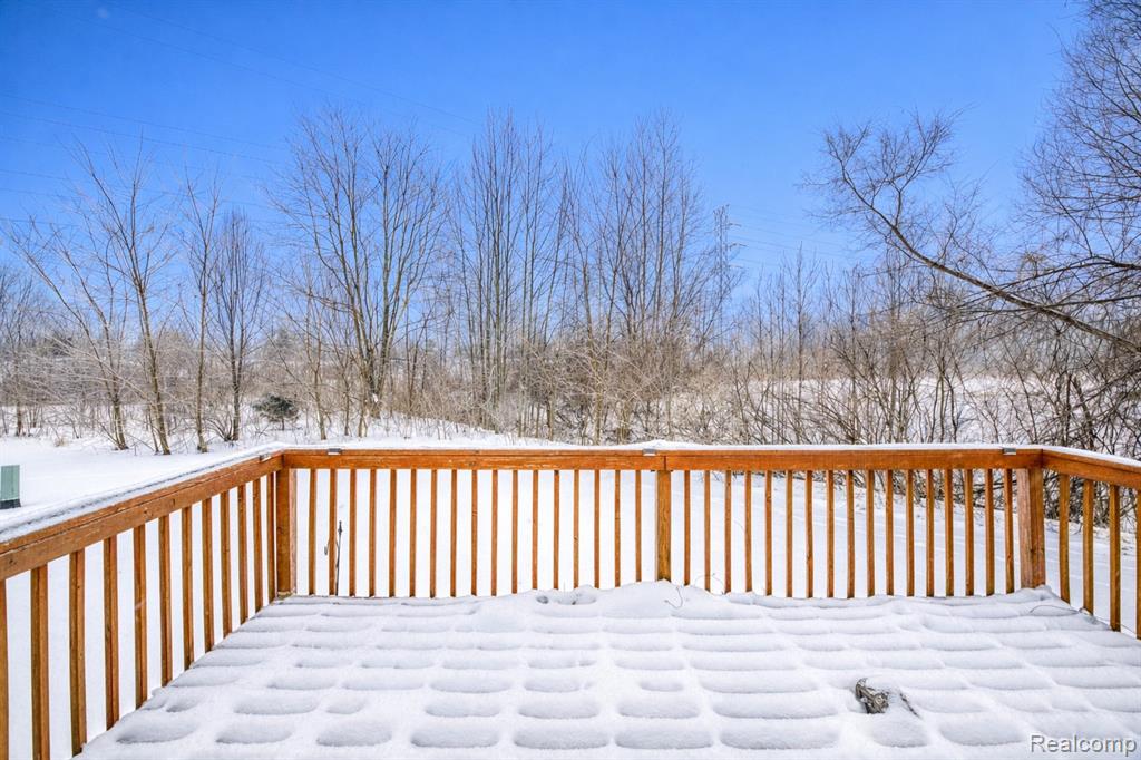 10237 Swan Lake Circle, Ypsilanti, MI 48197 — Photo 33