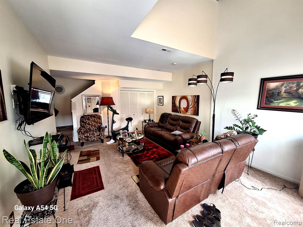 26707 ASHTON Drive, Woodhaven, MI 48183 — Photo 4