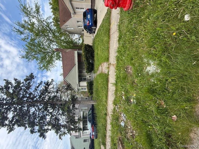7771 Faust Avenue, Detroit, MI 48228