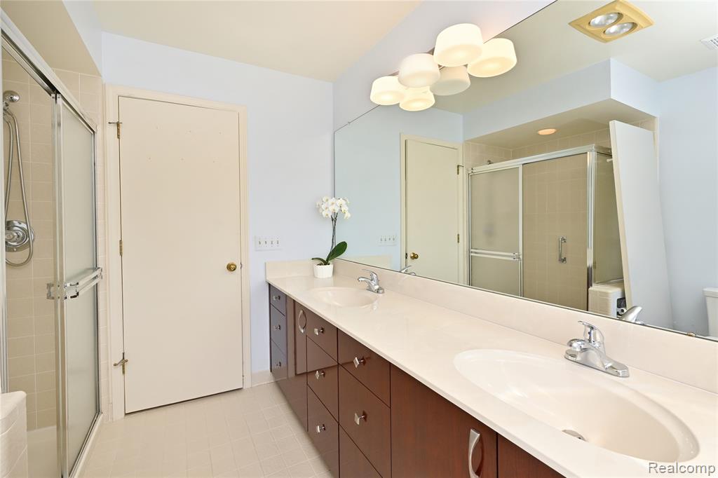 22080 Orchard Way, 37, Beverly Hills, MI 48025 — Photo 24