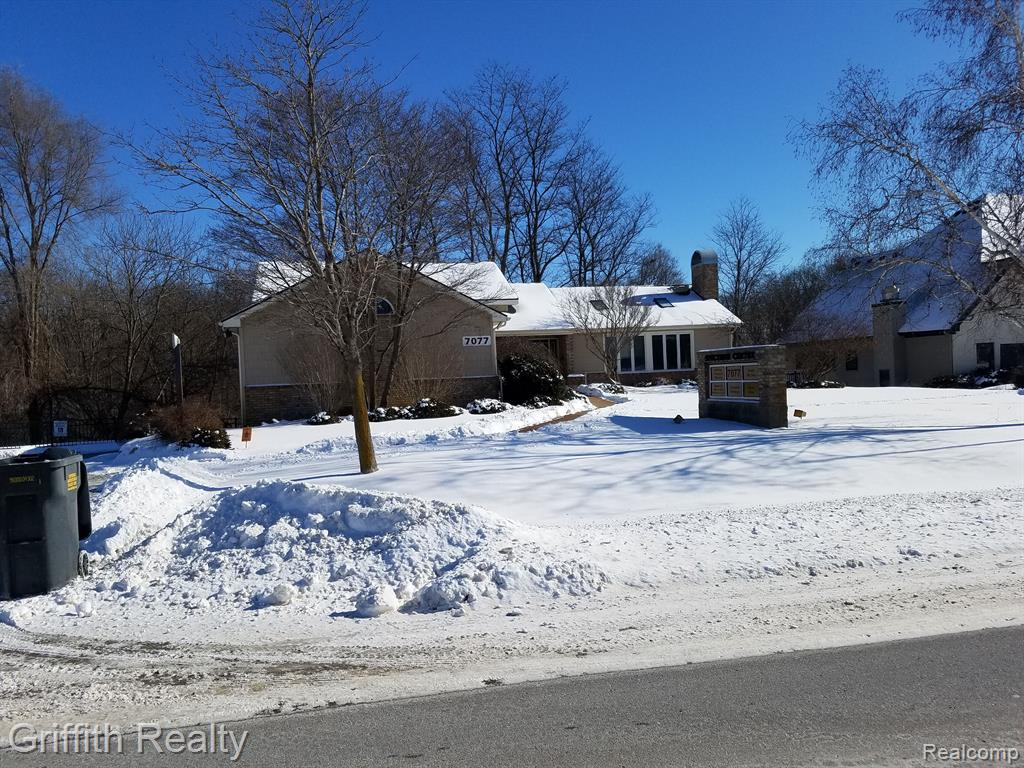 7077 FIELDCREST Drive - Photo 2