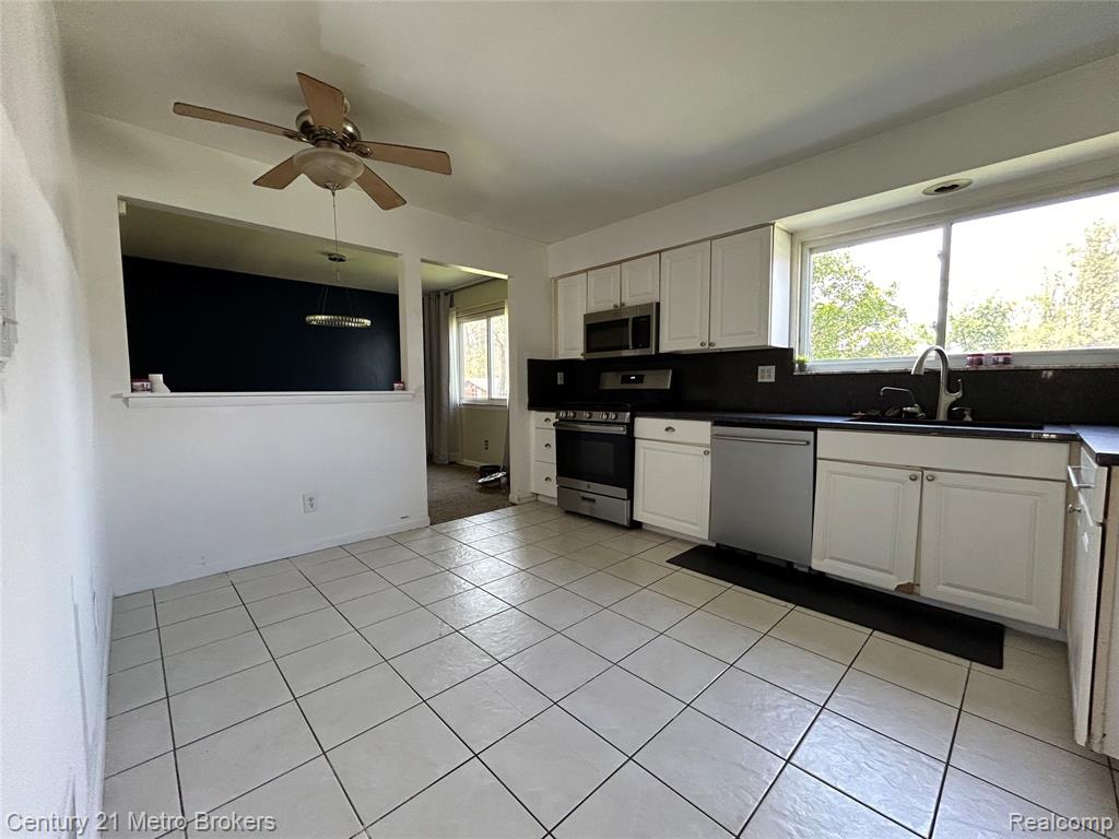 1124 Trotwood Lane, Flint, MI 48507 — Photo 8