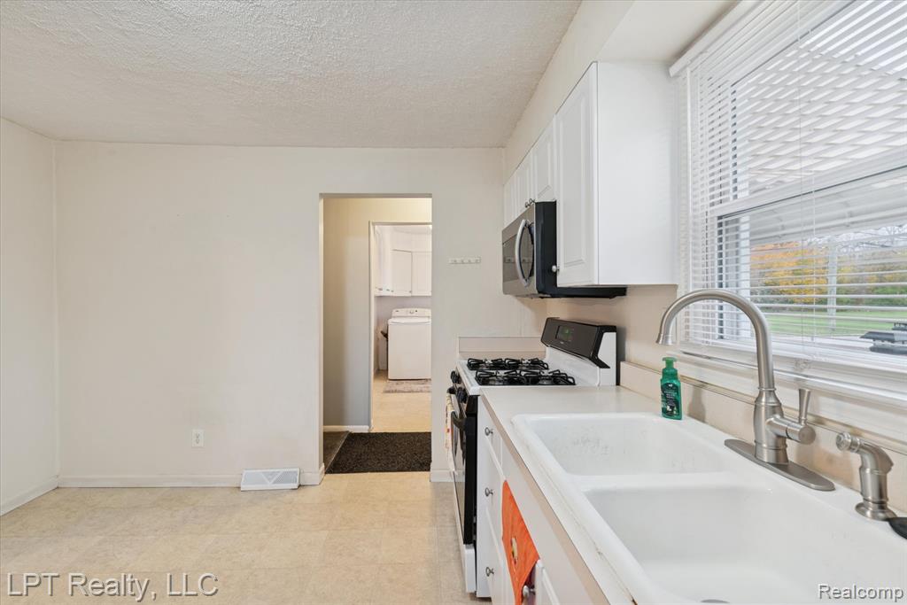 5172 Hazel Street, Dearborn Heights, MI 48125 — Photo 15