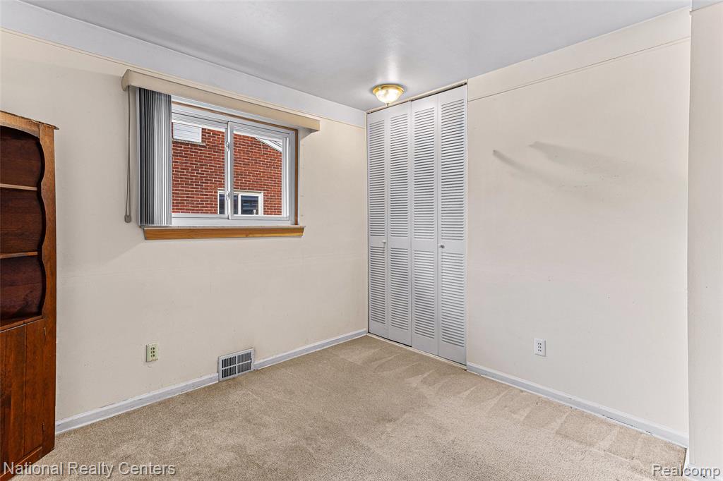 6104 Ardmore Park Circle, Dearborn Heights, MI 48127 — Photo 20