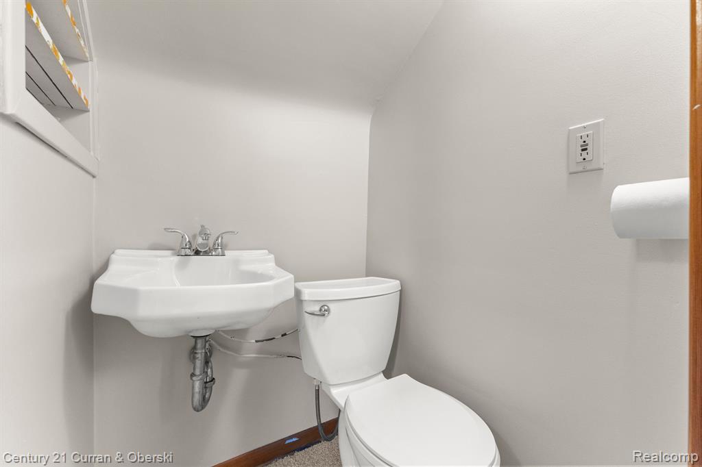 8464 Becker Avenue, Allen Park, MI 48101 — Photo 20