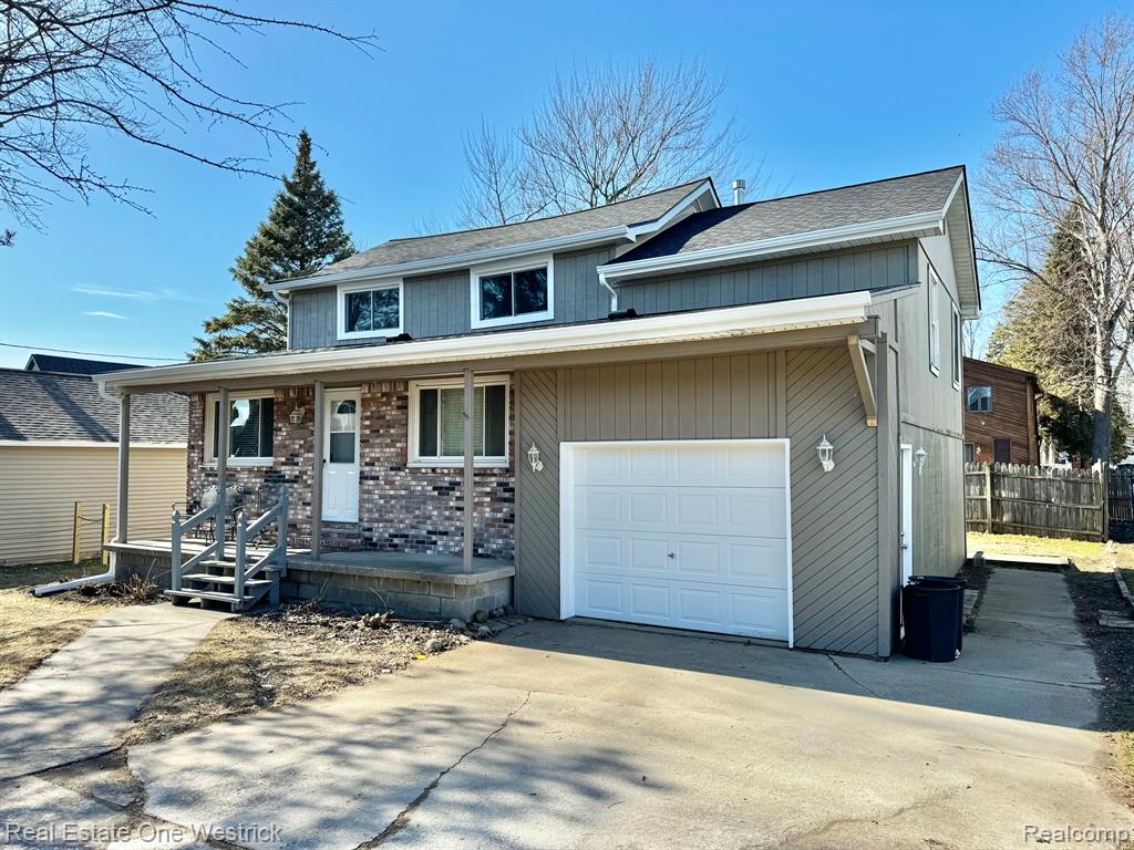 432 Edgewater Drive, Algonac, MI 48001 — front exterior