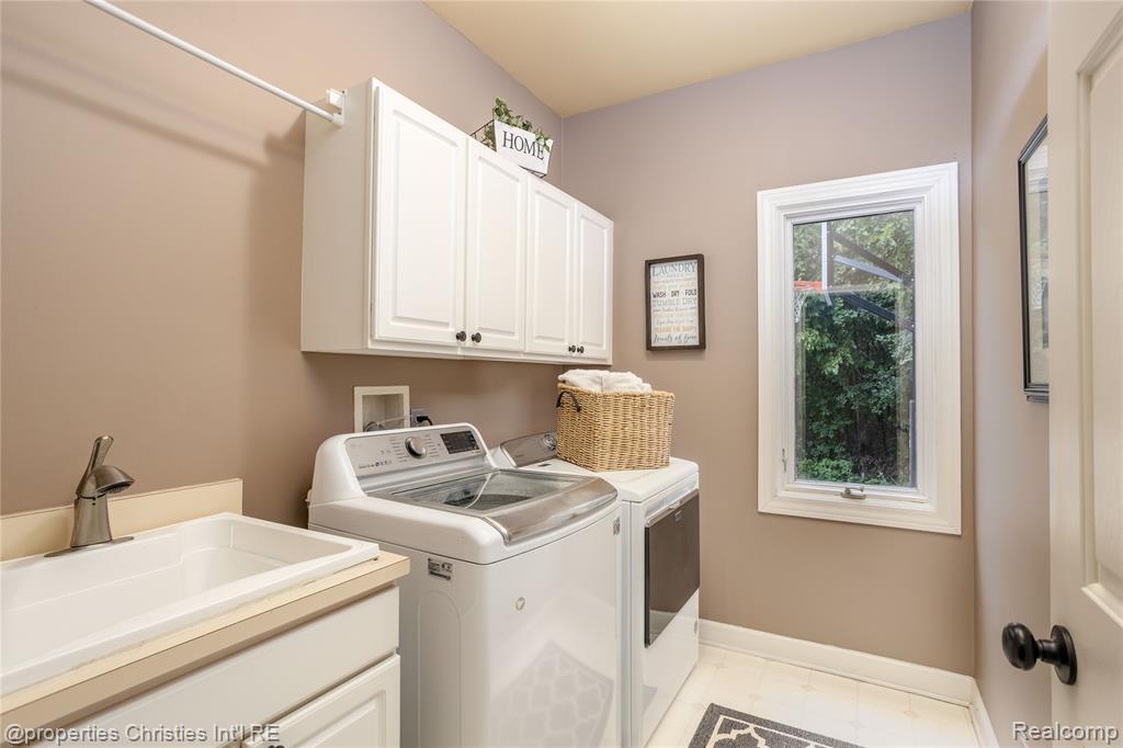 47320 Autumn Park Court, Novi, MI — Photo 23