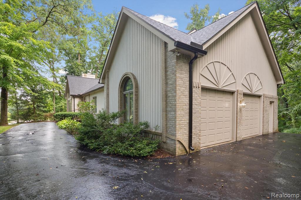 9724 Pine Valley Trail, Brighton, MI 48114 — Photo 52