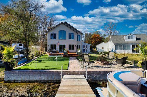 8819 LAGOON Drive - Photo 2