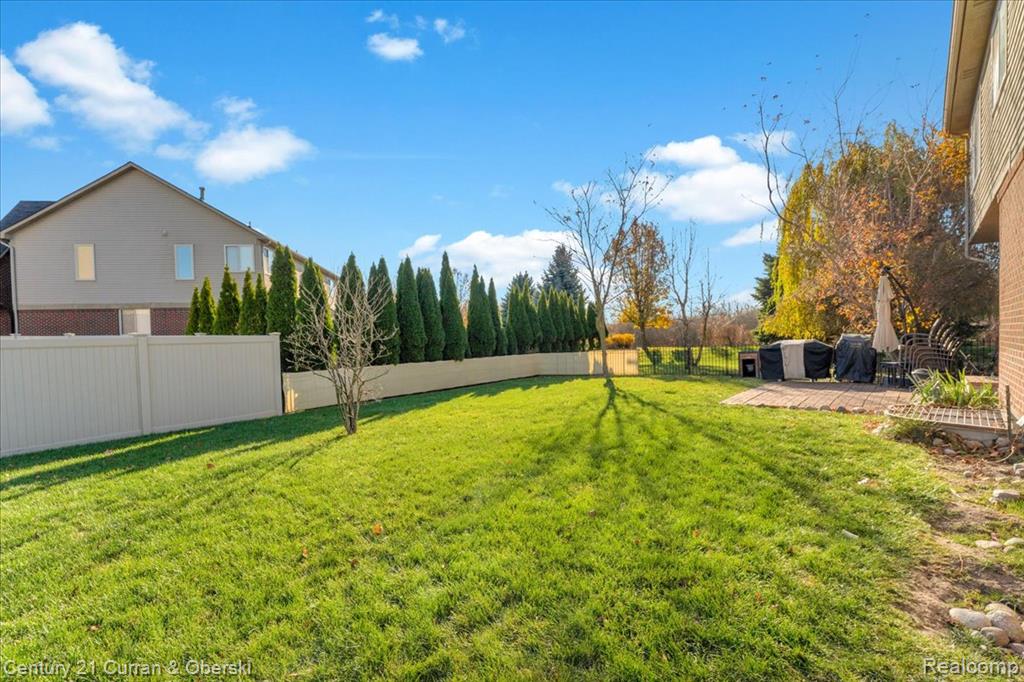 33997 Brownswood Blvd, Rockwood, MI — Photo 29