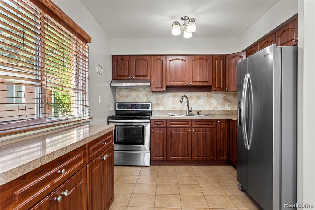 6547 Colonial Street, Dearborn Heights, MI 48127 — Photo 7