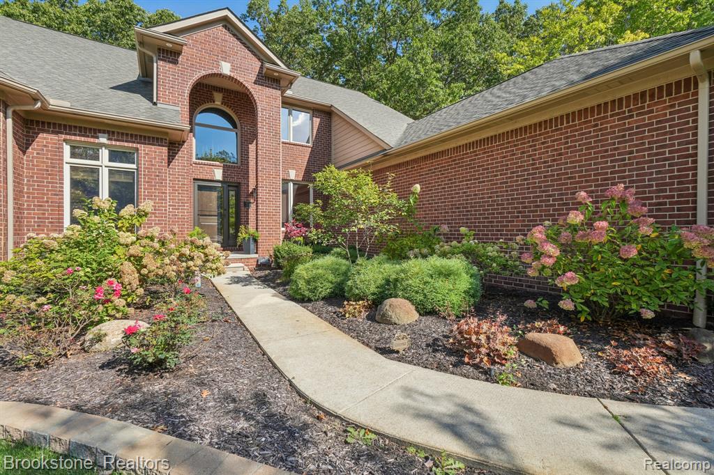 5947 Blackberry Lane, Clarkston, MI 48348 — Photo 3