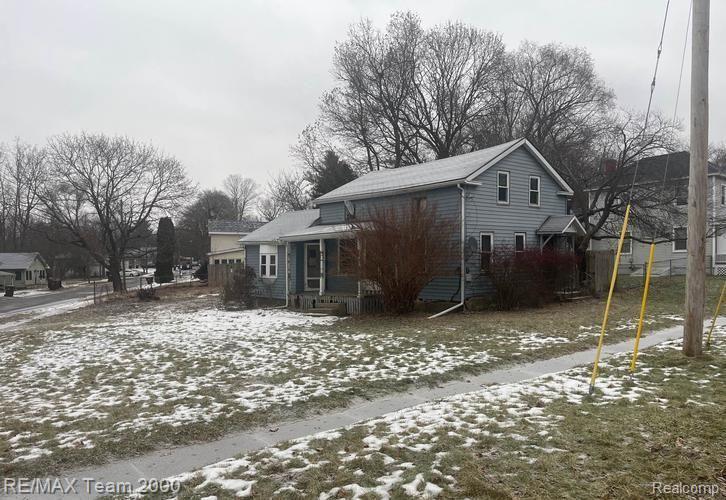 605 MONROE Street, Marshall, MI 49068 — Photo 2