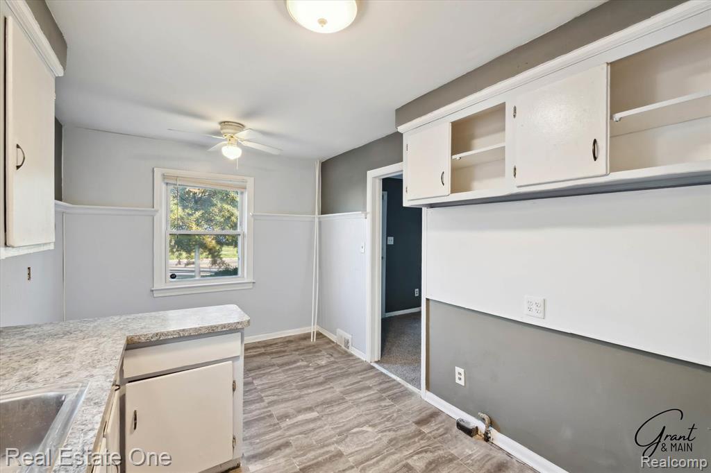 19439 W Chicago Street, Detroit, MI 48228 — Photo 16