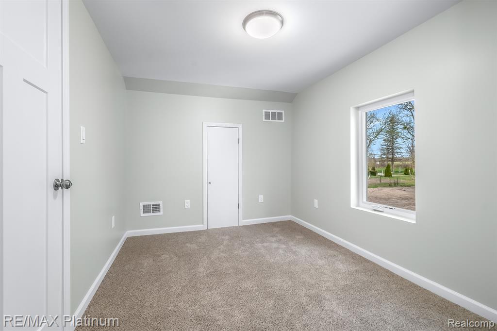 43680 BURTRIG Road, Belleville, MI 48111 — Photo 24