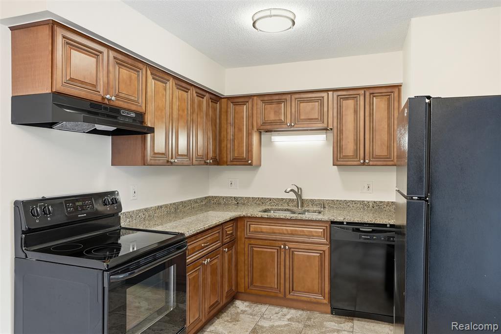 8188 24 Mile Road, Shelby Twp, MI 48316 — Photo 12