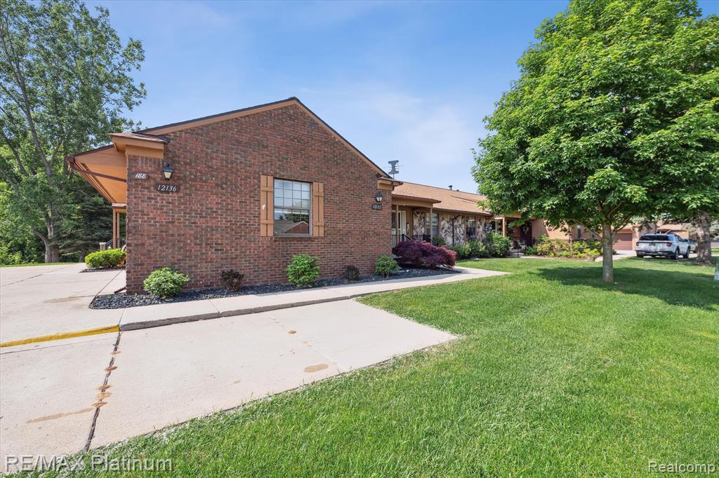 12132 Lexington Drive, 2, South Lyon, MI 48178 — Photo 2