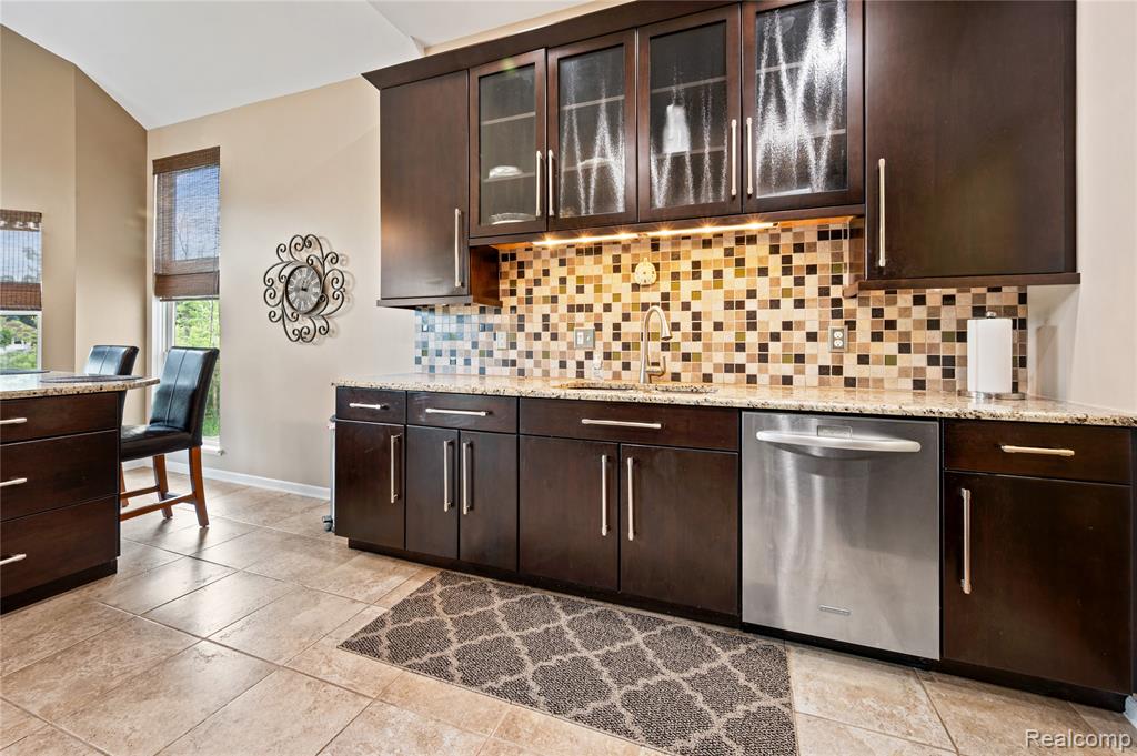2460 Fenton Creek Lane, Fenton, MI 48430 — Photo 14