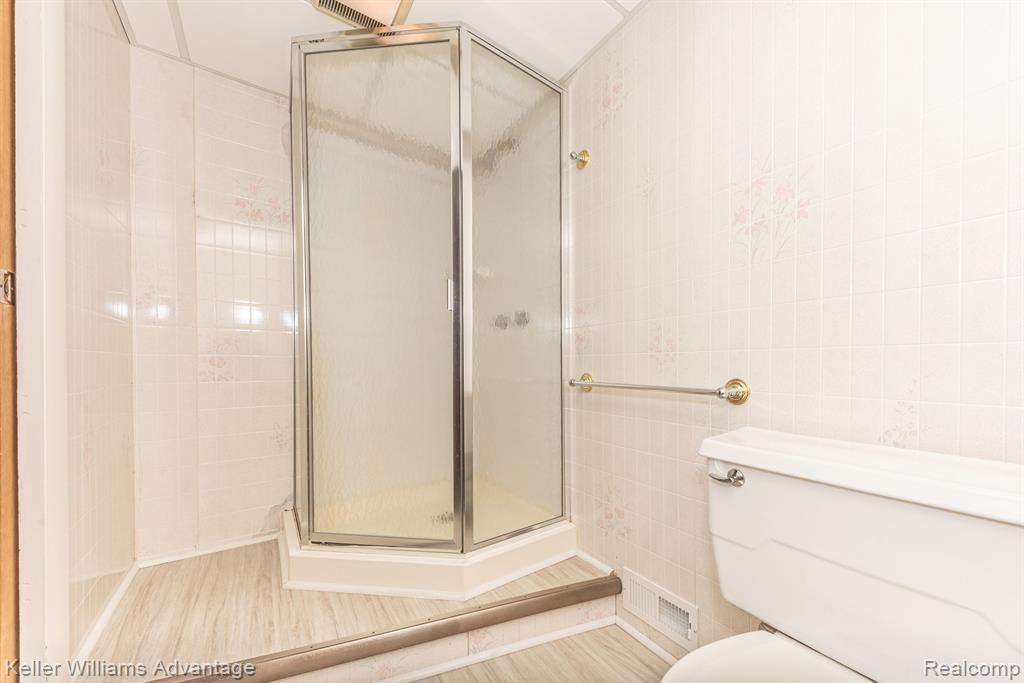 4460 Welland Drive, West Bloomfield, MI 48323 — Photo 21