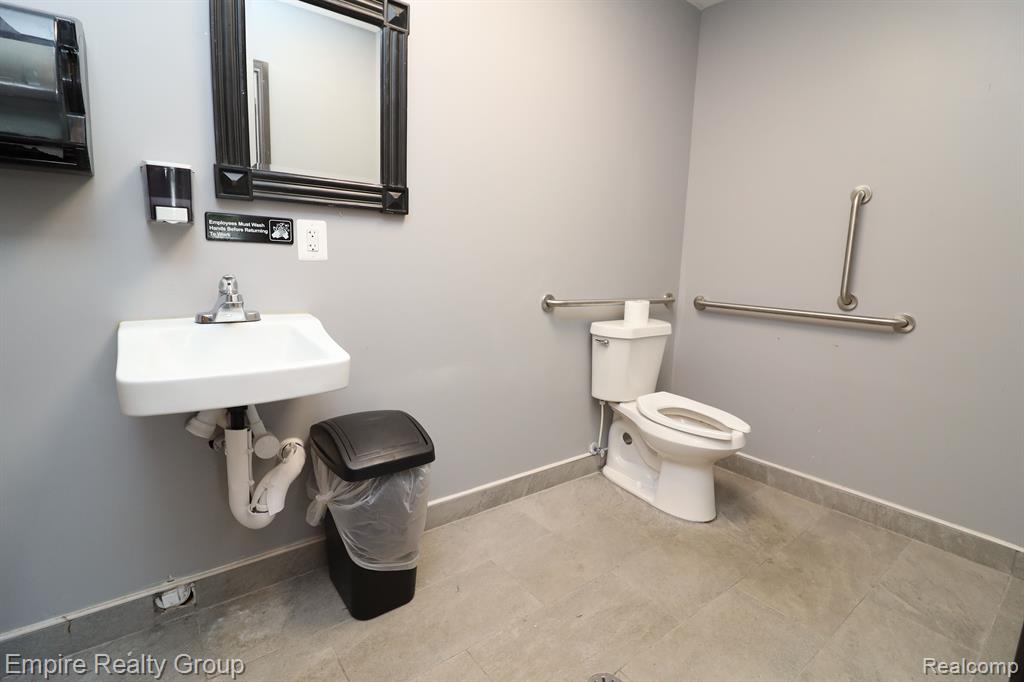 41490 GRAND RIVER Avenue, Suite A, Novi, MI — Photo 40