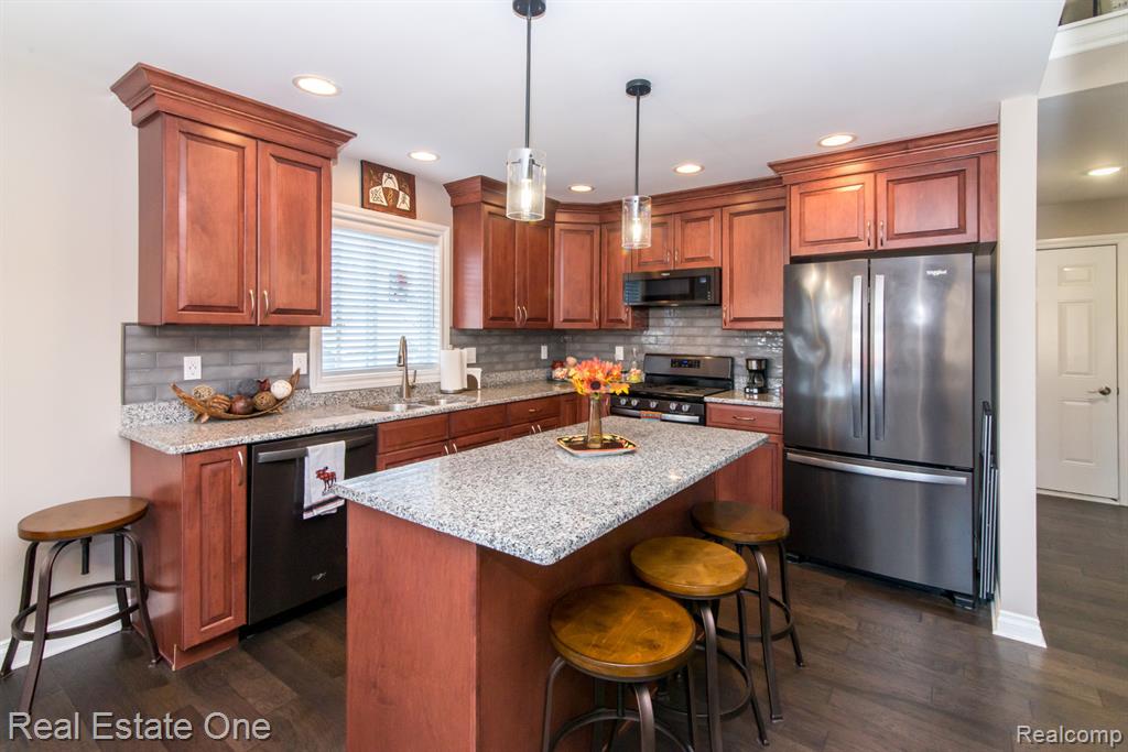 707 6th Street, Fenton, MI 48430 — Photo 9