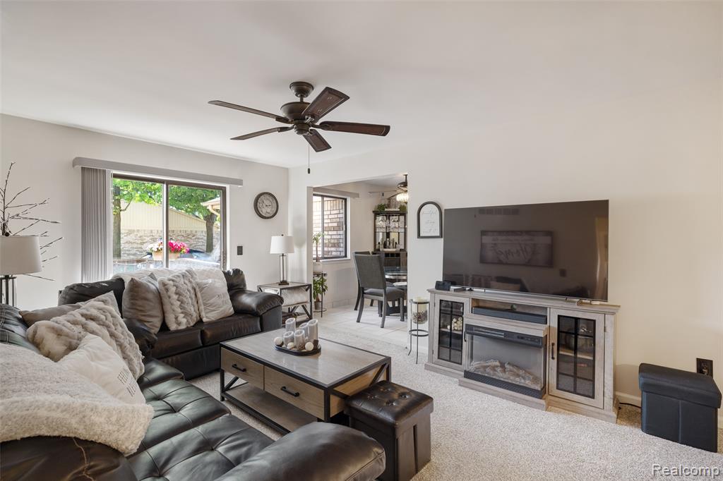 41600 Janet Drive, Clinton Twp, MI 48038 — Photo 17