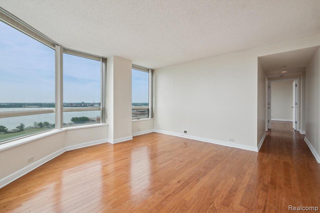 3320 SPINNAKER Lane, 74-14C, Detroit, MI 48207 — Photo 10