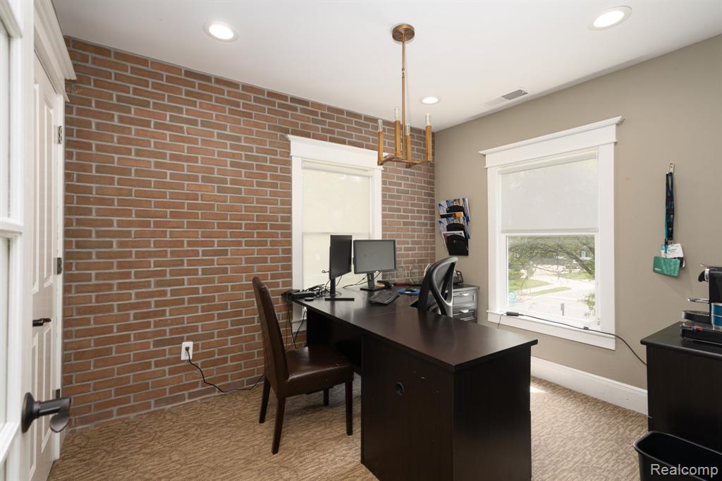 640 W University Drive, Rochester, MI 48307 — Photo 27