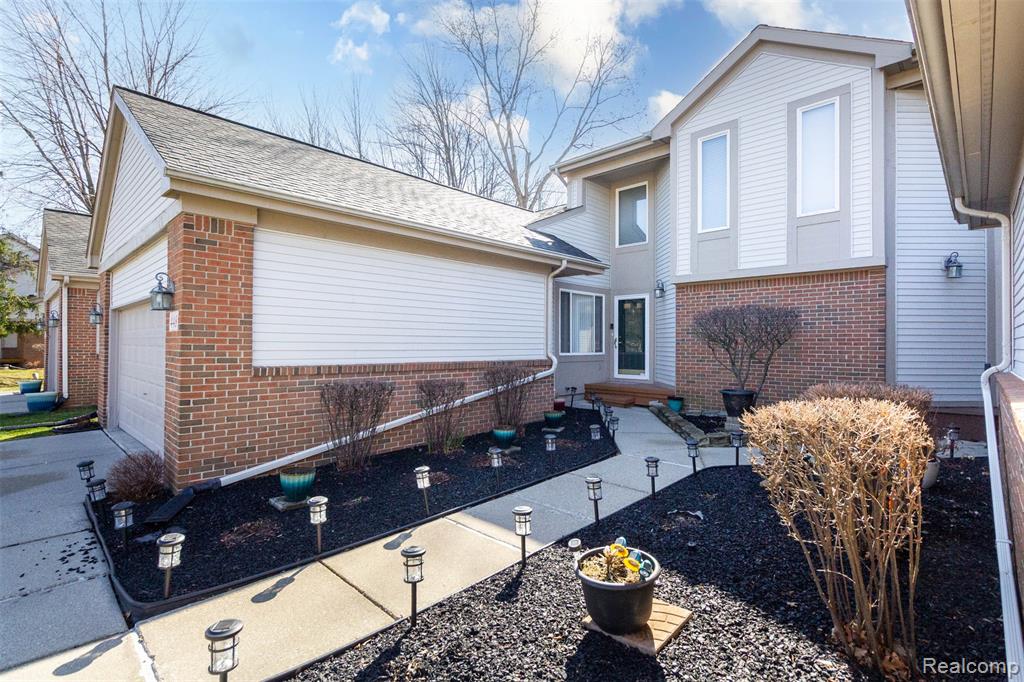 448 Ravencrest Lane, 50, Westland, MI — Photo 3