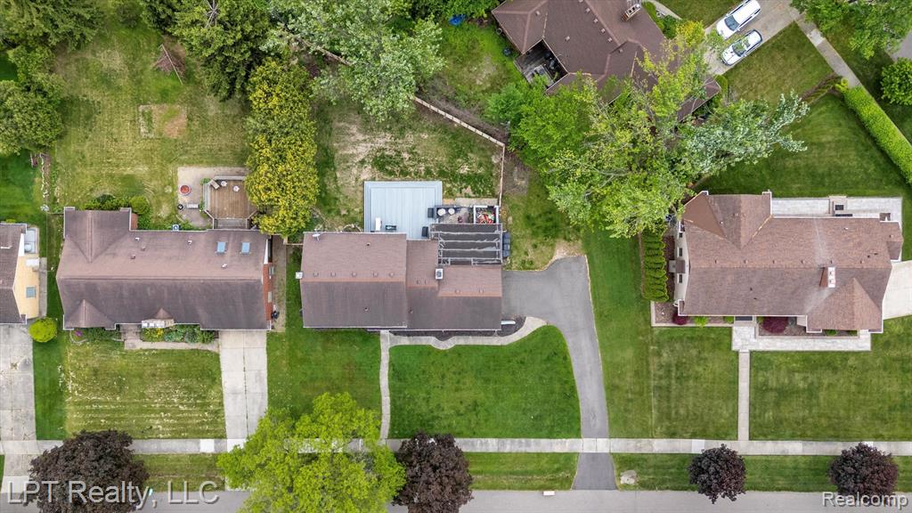 18441 ROSELAND Boulevard, Lathrup Village, MI 48076 — Photo 60