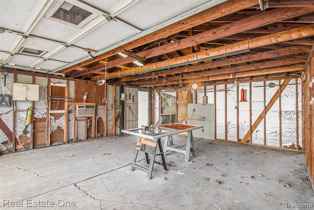 54 DIVISION Street, Oxford, MI 48371 — Photo 24