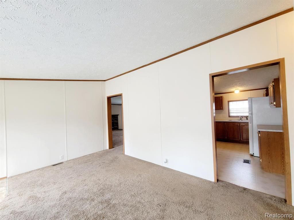 93 Woodcrest Drive, Swartz Creek, MI 48473 — Photo 15